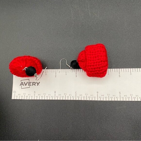 Hand knit Christmas Holiday Red and Black Toque Hat Earrings - Picture 2 of 8